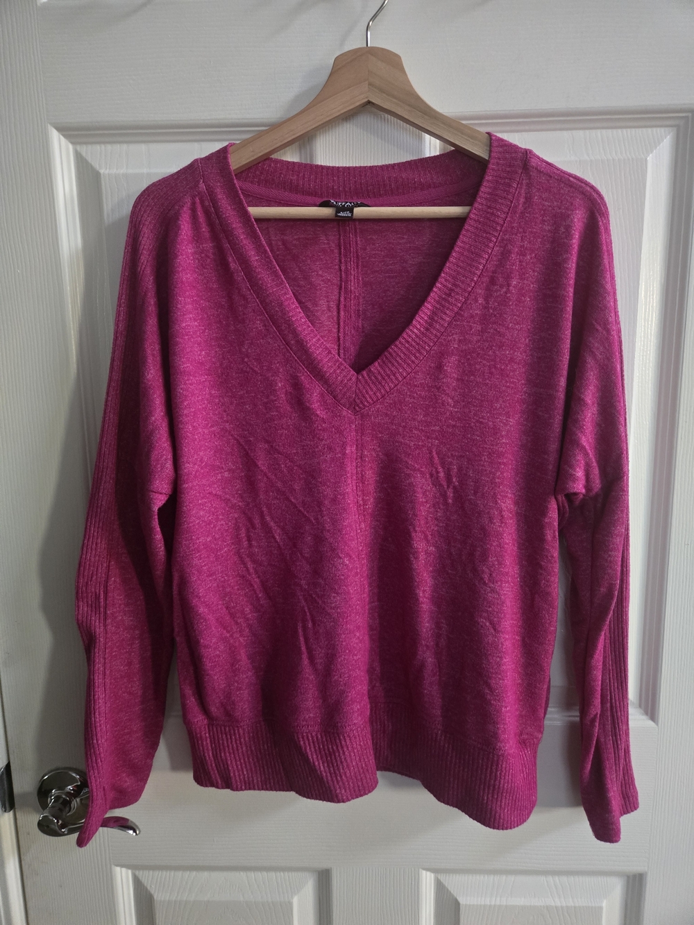 Buffalo David Bitton Women's V‑Neck Sweater in Heathered Fuchsia